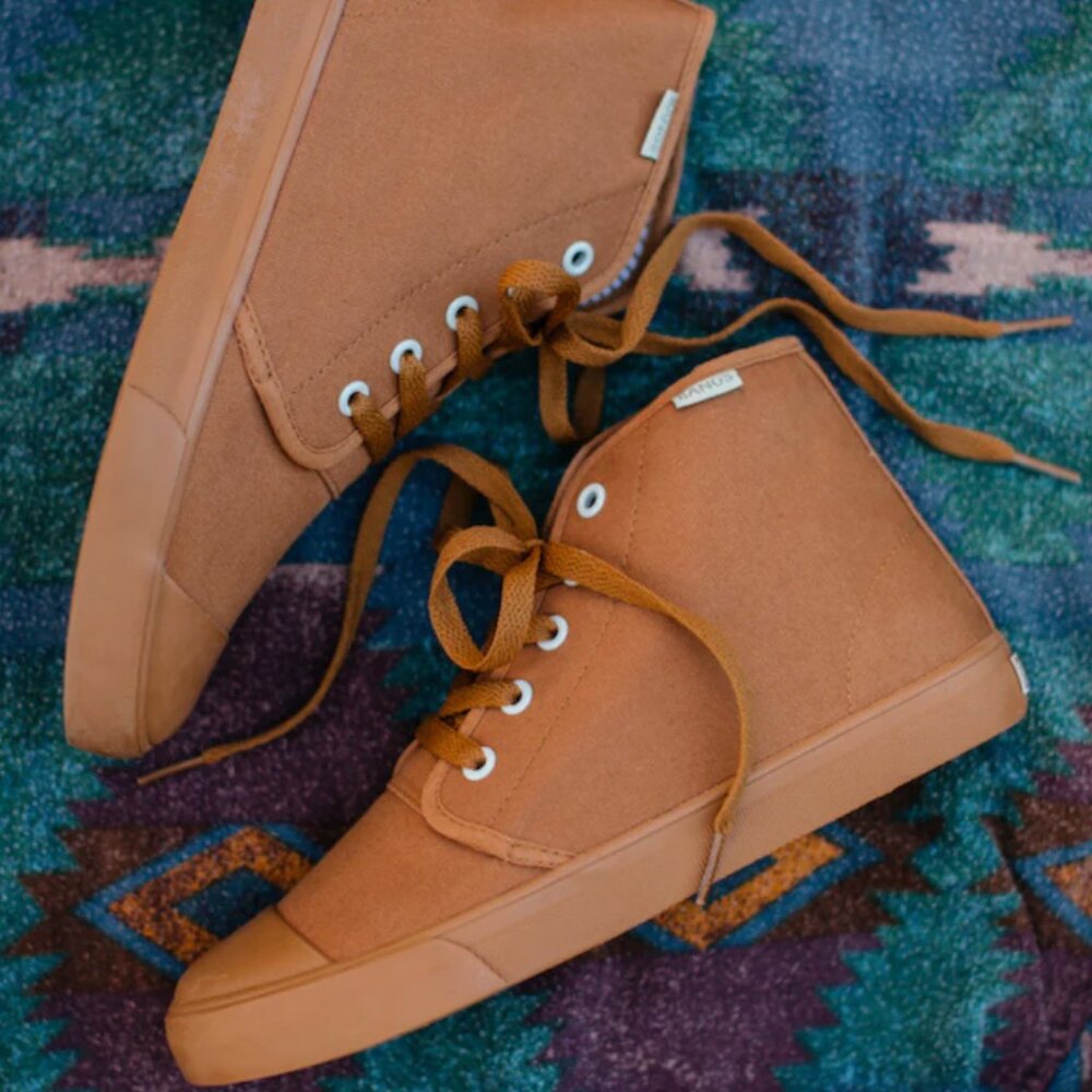 Zion Tan Bangs Men NWOT